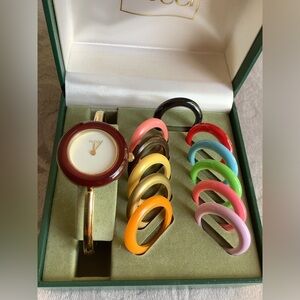 Gucci Bangle Watch with Interchangeable Multicolor Bezels💖💖